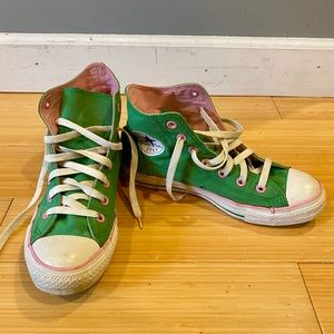 Womens Hi-Top Converse size 8